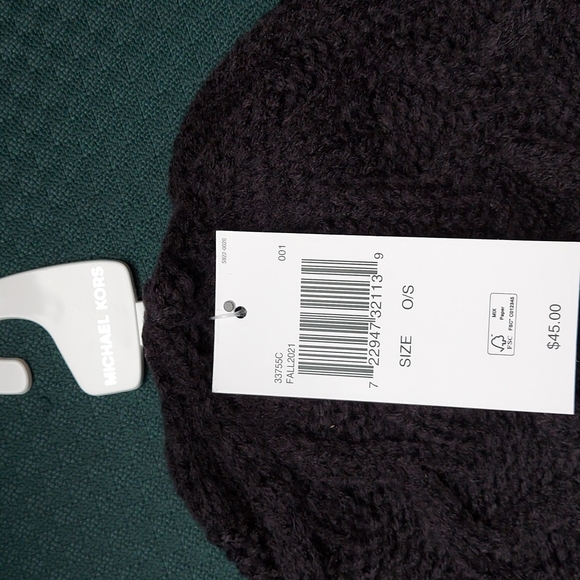 Michael Kors beanie - Picture 3 of 4